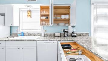 House, Multiple Beds, Kitchen, Garden View (Sunny Haven by the Village) | Private kitchen