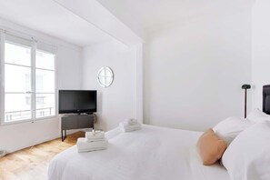 1 habitación, tabla de planchar con plancha y wifi 