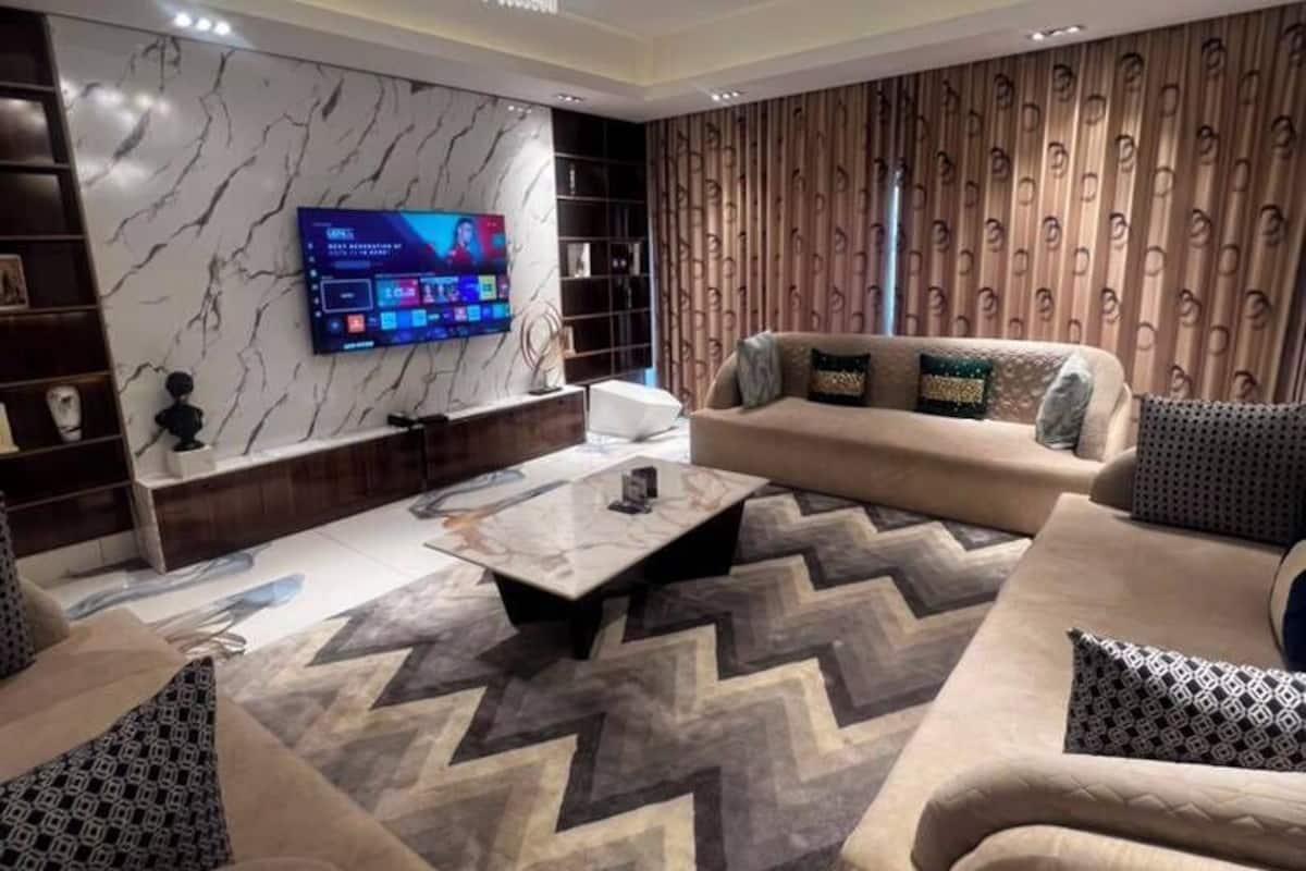 Standard Apartment, 3 Bedrooms, Non Smoking, Ensuite | Living area | 6-inch LED TV with satellite channels, Netflix, streaming services