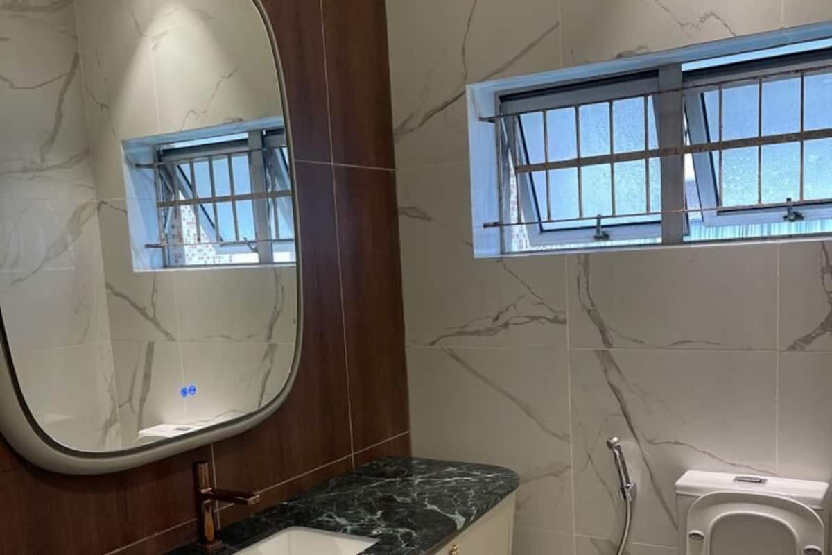 Family Apartment, 3 Bedrooms, Non Smoking, Kitchen | Bathroom | Shower, rainfall showerhead, hair dryer, bidet