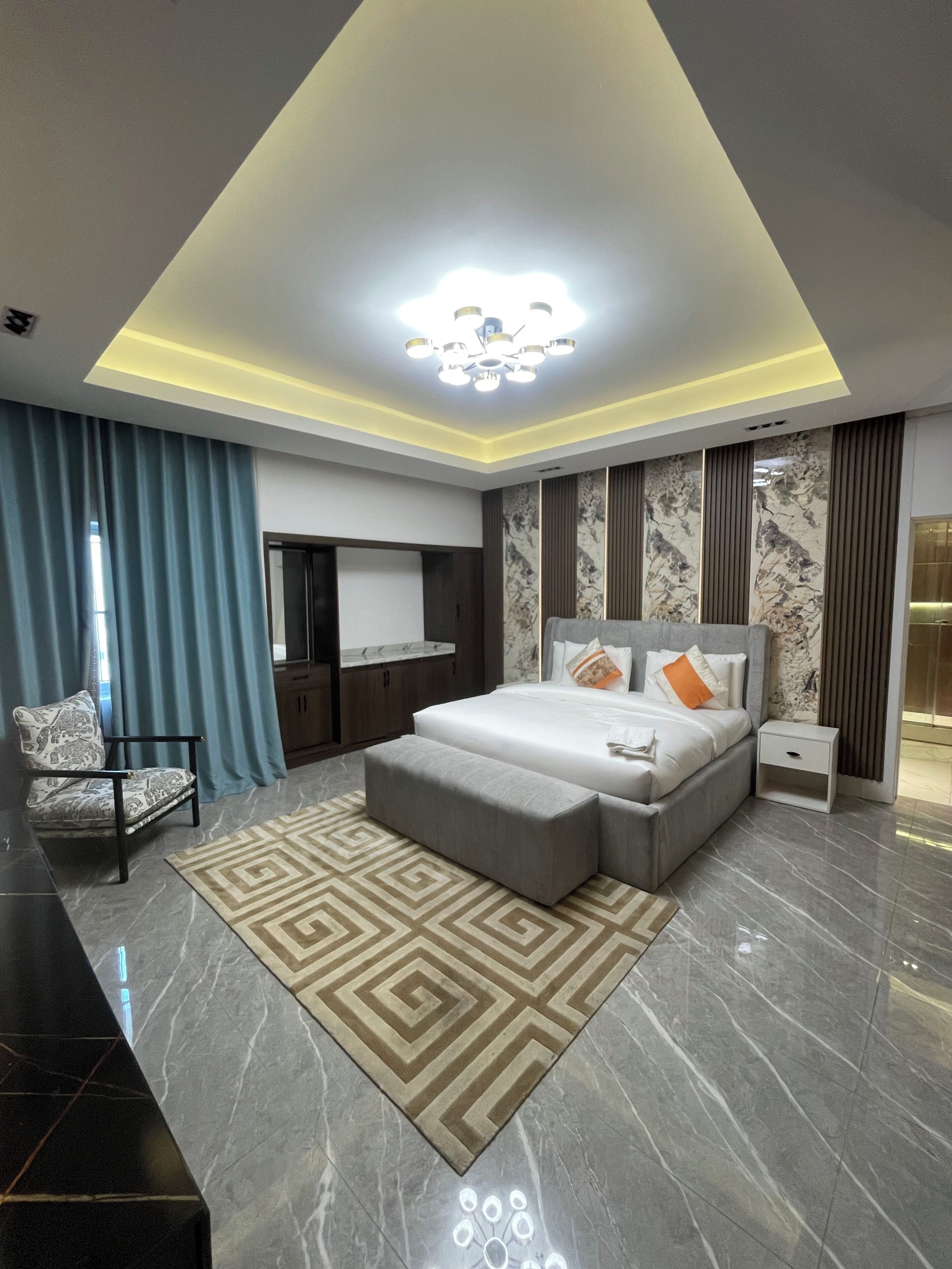 Iron/ironing board, free WiFi