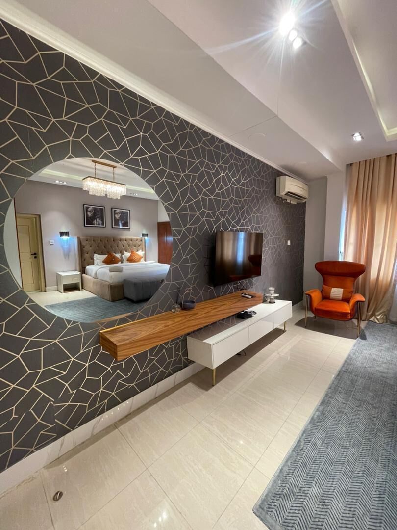 Exclusive Apartment | Premium bedding, laptop workspace, iron/ironing board, free WiFi