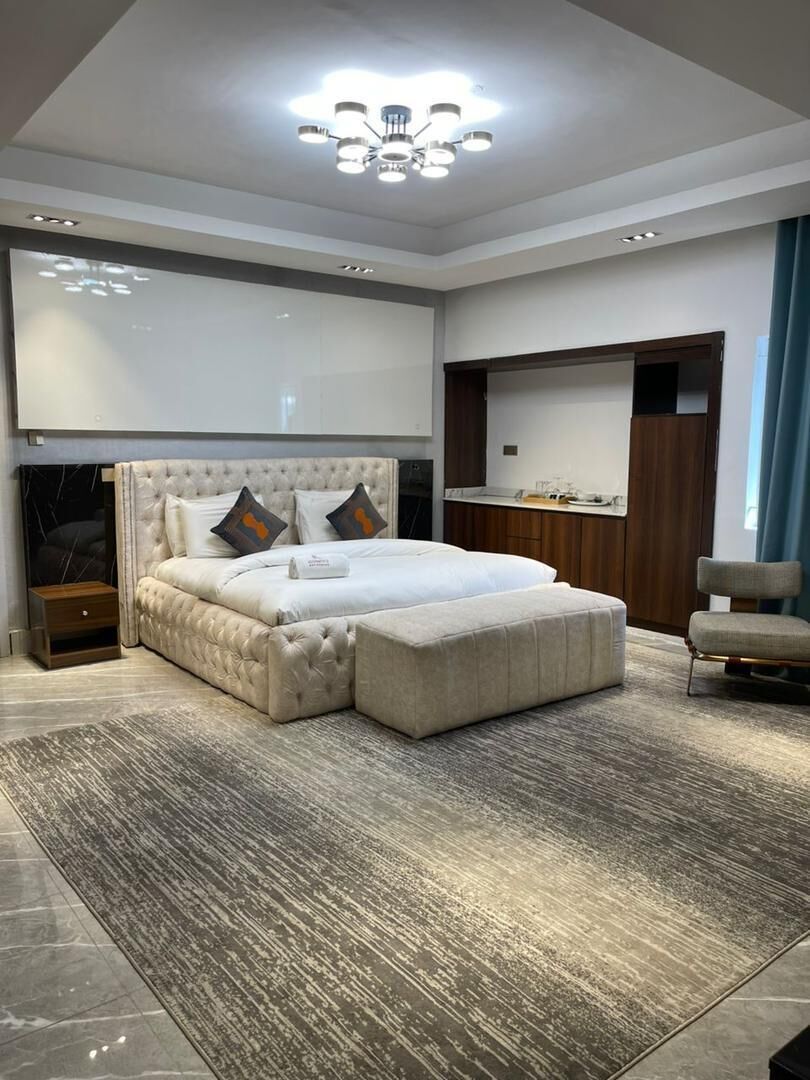 Exclusive Apartment | Premium bedding, laptop workspace, iron/ironing board, free WiFi