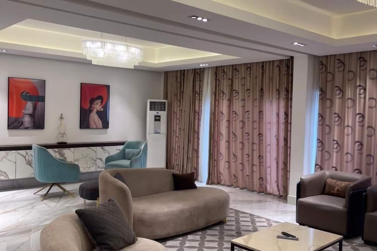 Business Apartment | Living area | 6-inch LED TV with satellite channels, Netflix, streaming services