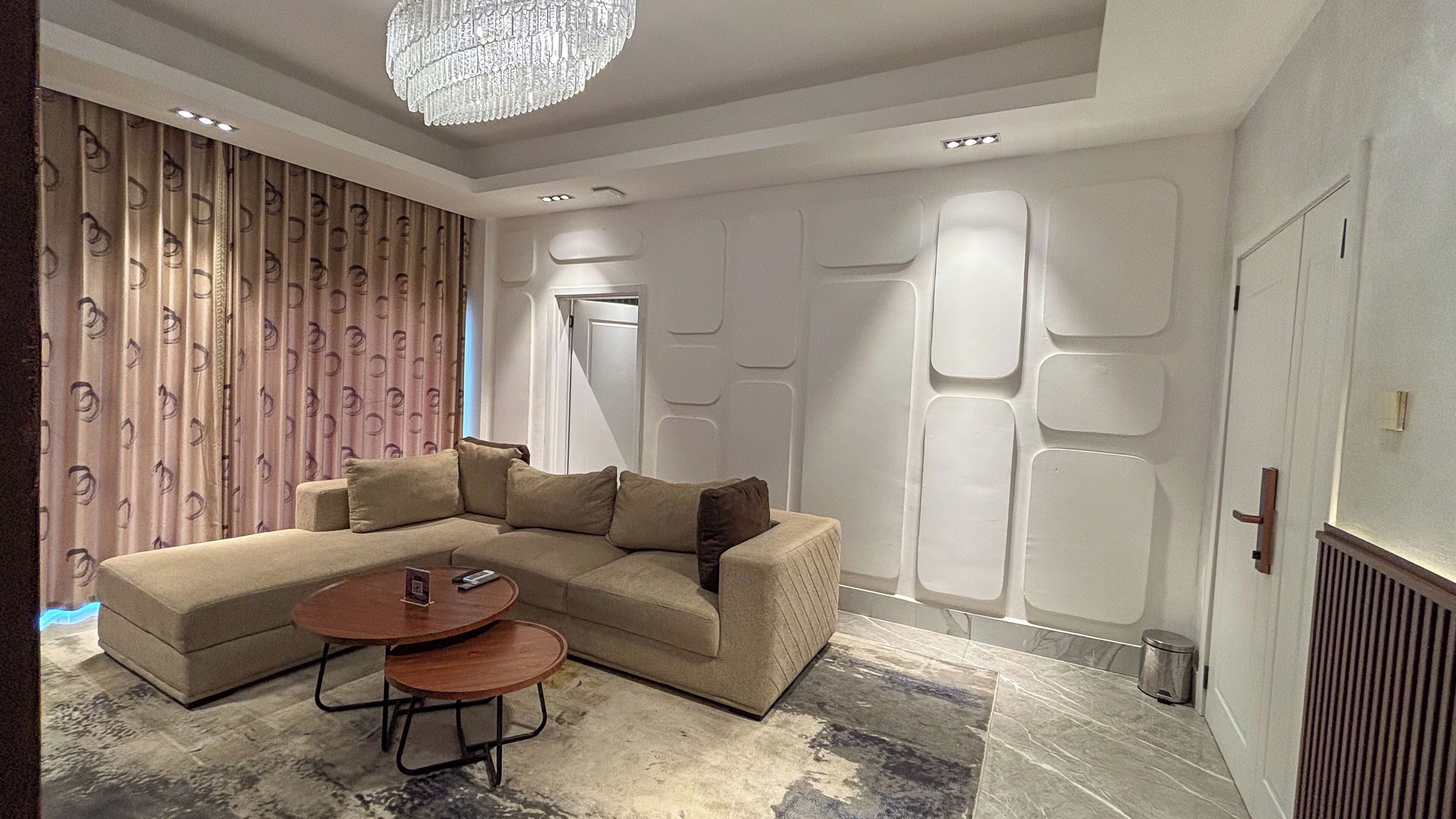 Apartment, 2 Bedrooms, 2 Bathrooms | Living area