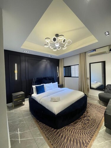 Sujimoto Residences Precious 