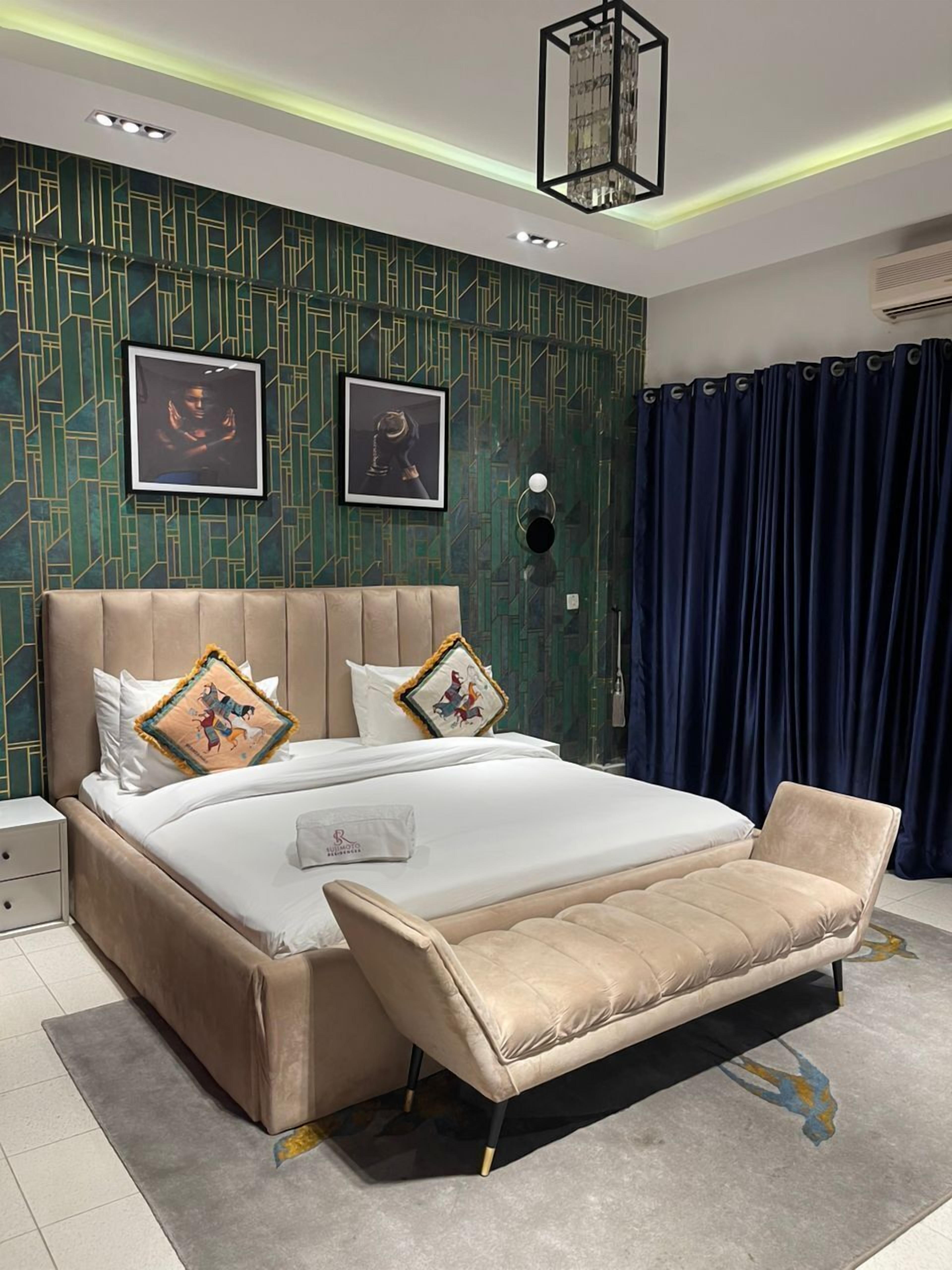 Διαμέρισμα | Κλινοσκεπάσματα υψηλής ποιότητας, χώρος εργασίας για λάπτοπ 