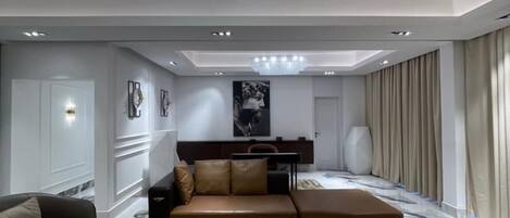 Télévision LED de 6 pouces avec chaßnes par satellite, Netflix