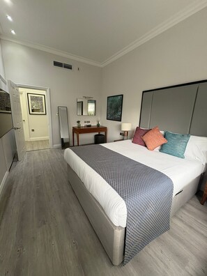 In-room safe, iron/ironing board, free WiFi