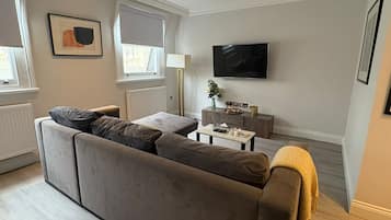 Two Bedroom Apartment | Wohnbereich