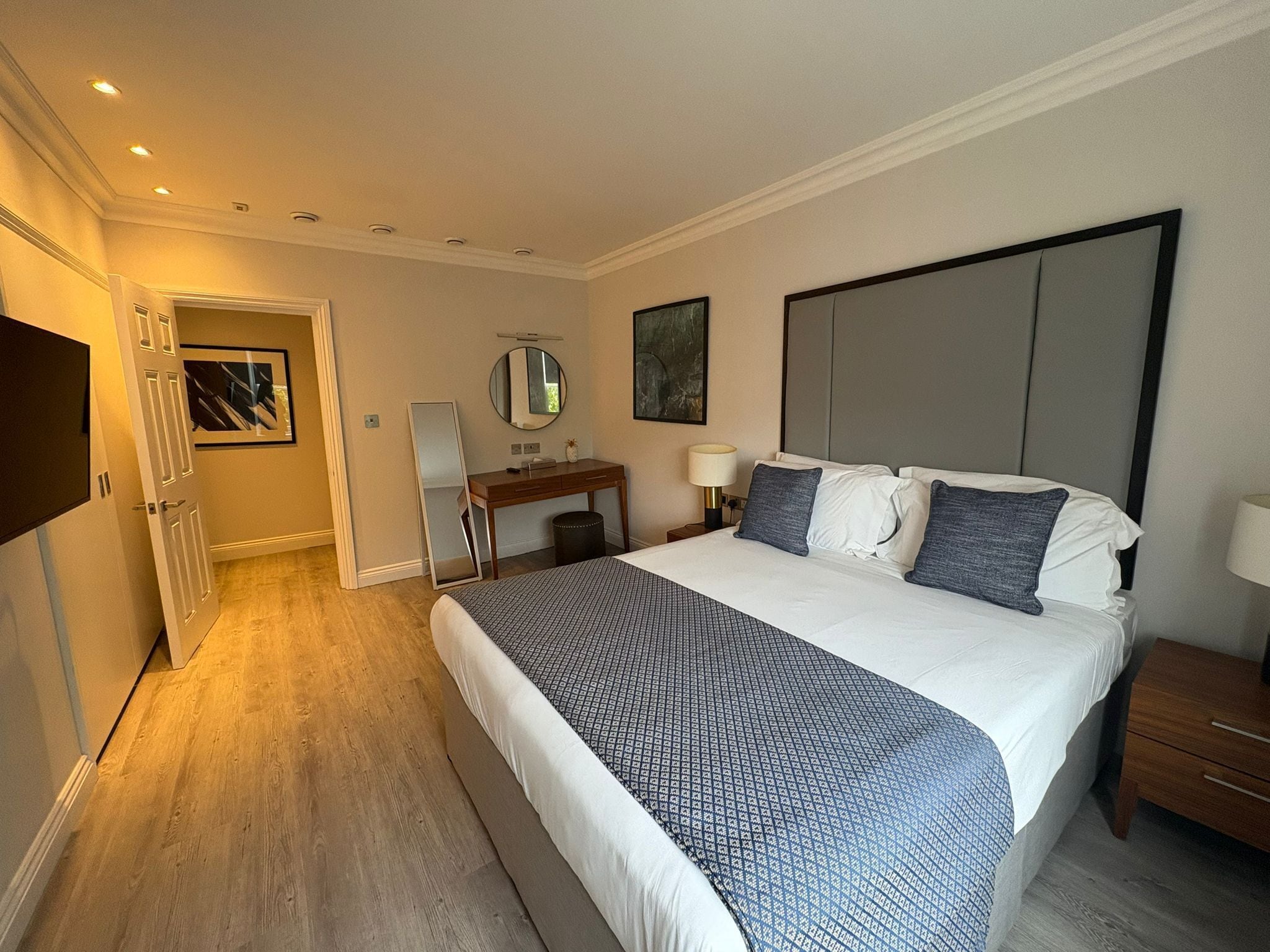 Zimmersafe, Bügeleisen/Bügelbrett, kostenloses WLAN