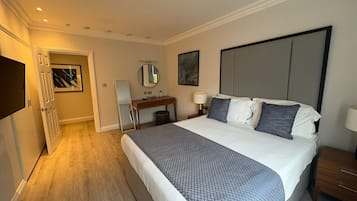 Zimmersafe, Bügeleisen/Bügelbrett, kostenloses WLAN