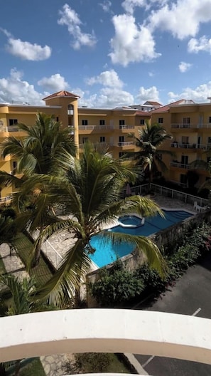 2 utendørsbassenger