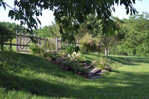 Property grounds - FORGET STRESS, THE PERIGORD COUNTRYSIDE IS GENTLE (Nouvelle-Aquitaine)