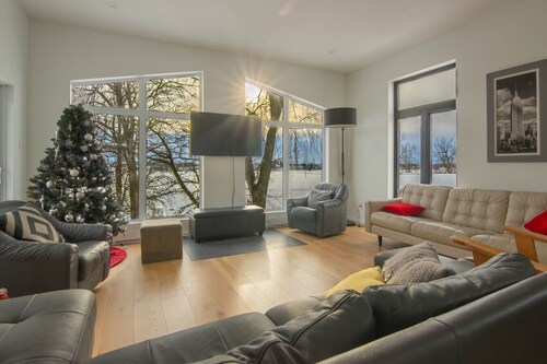 Le Refuge de la Rivière –16p– Proche du Parc Omega