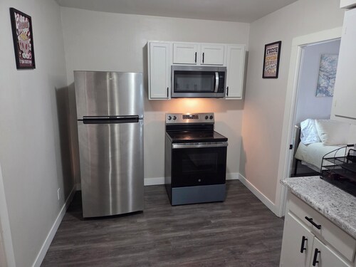 Charming 1-bedroom building with AC in Springfield