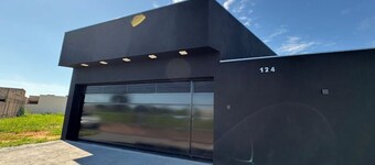 Modern and new house - Sleeps up to 12 people - Heated pool - 3 suites