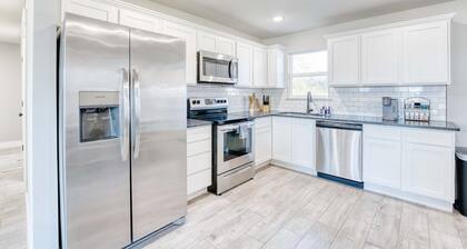 Modern 4BR Retreat Near Downtown & Trails
