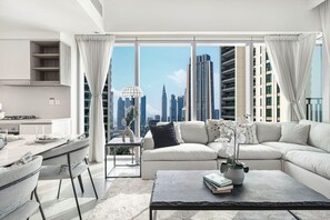 TV - Burj Khalifa View from the Infinity Pool | 2br (Dubai)