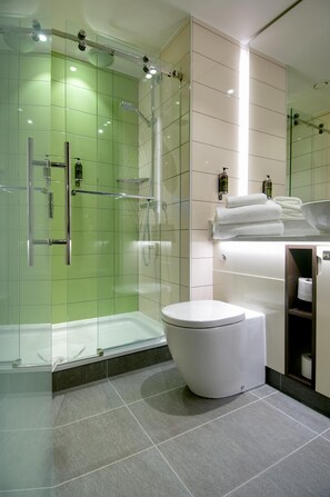 Bathroom - Hub By Premier Inn London Farringdon - Old Bailey (London)