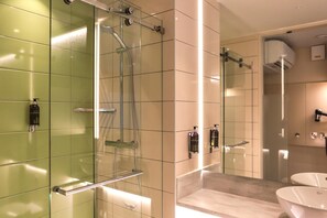 Bathroom - Hub By Premier Inn London Farringdon - Old Bailey (London)