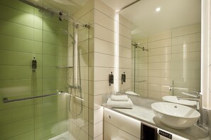 Bathroom - Hub By Premier Inn London Farringdon - Old Bailey (London)