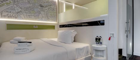 Standard Double Room, Roll-in Shower