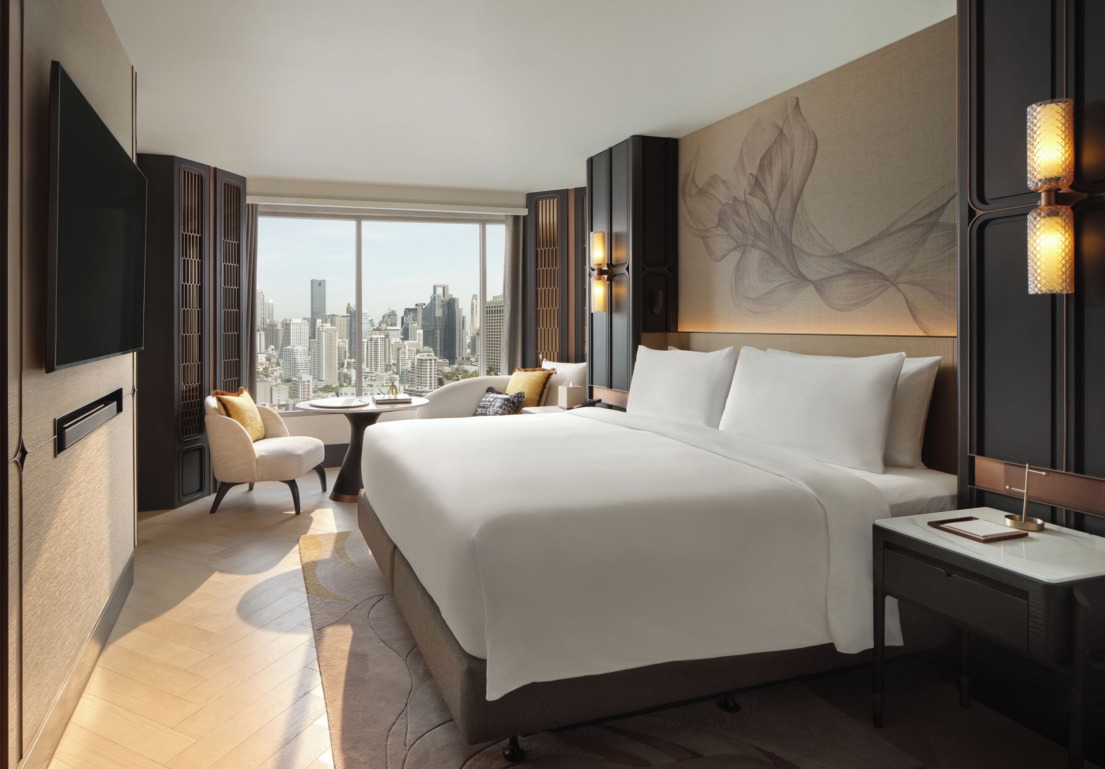Ropa de cama de alta calidad, edredones de plumas, minibar y caja fuerte