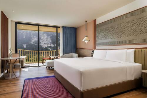 Premier Room, 1 King Bed