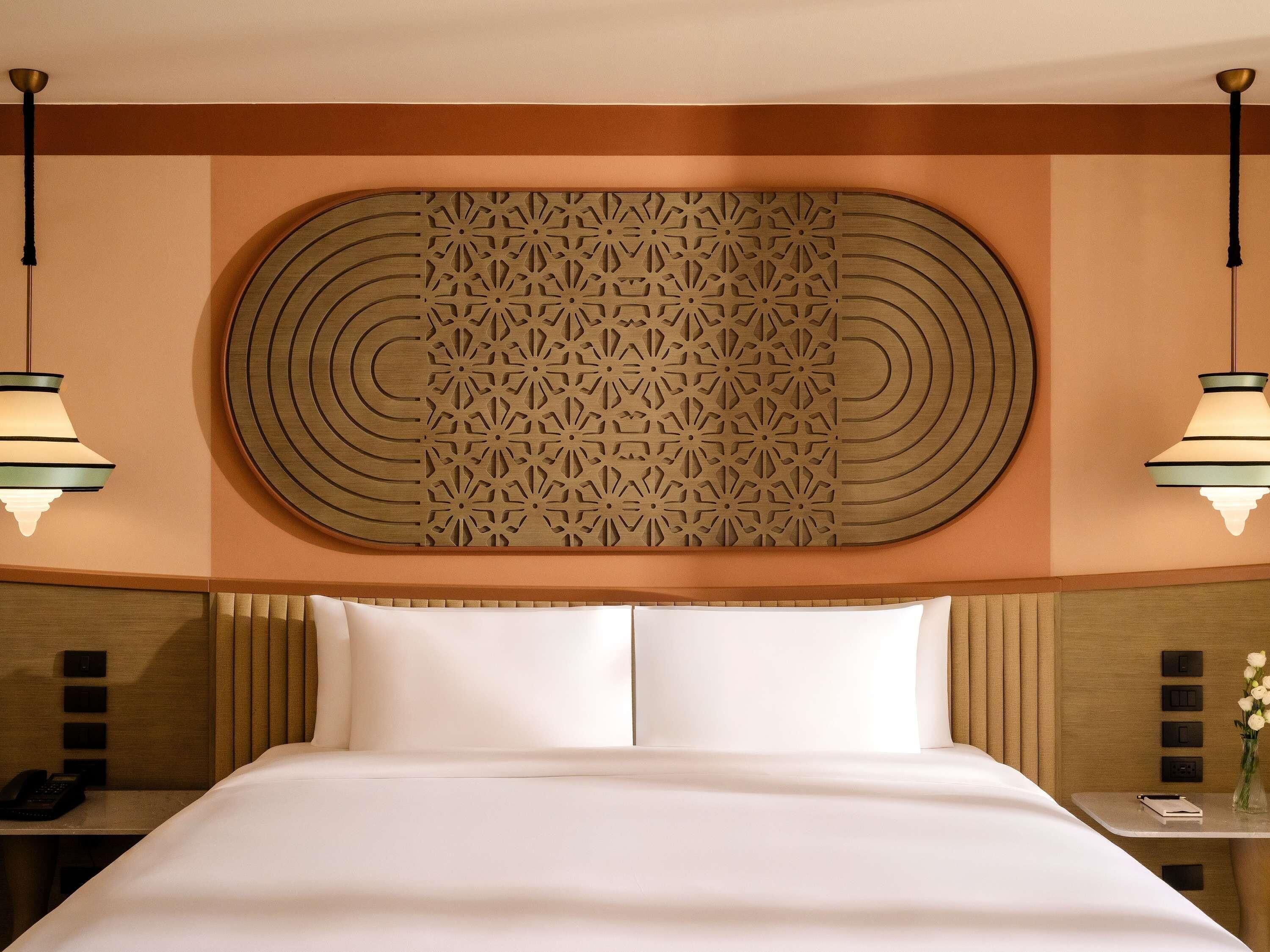 Junior Suite, 1 King Bed | Soundproofing, iron/ironing board, free WiFi