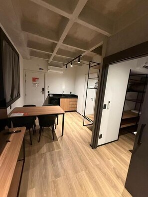 Rom – standard, 1 dobbeltseng med sovesofa | Wi-fi (inkludert)