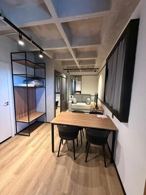 Standaard kamer, 1 tweepersoonsbed met slaapbank | Gratis wifi