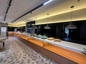 Daily full breakfast for a fee - ibis Styles Subic (Olongapo)