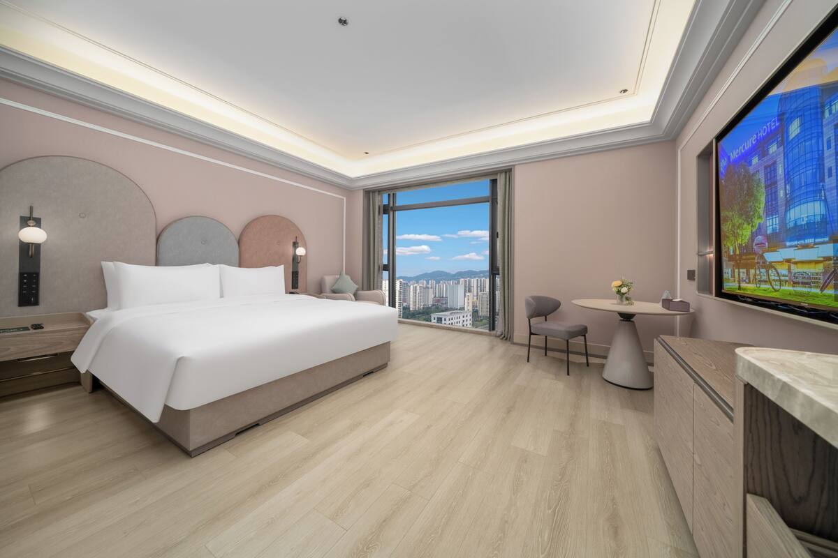 Kamar Eksekutif, 1 Tempat Tidur King | Minibar gratis, tirai kedap cahaya, dan kedap suara