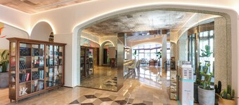 Mercure Jinan West Railway Station