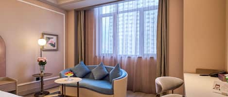 Deluxe Room, 1 King Bed