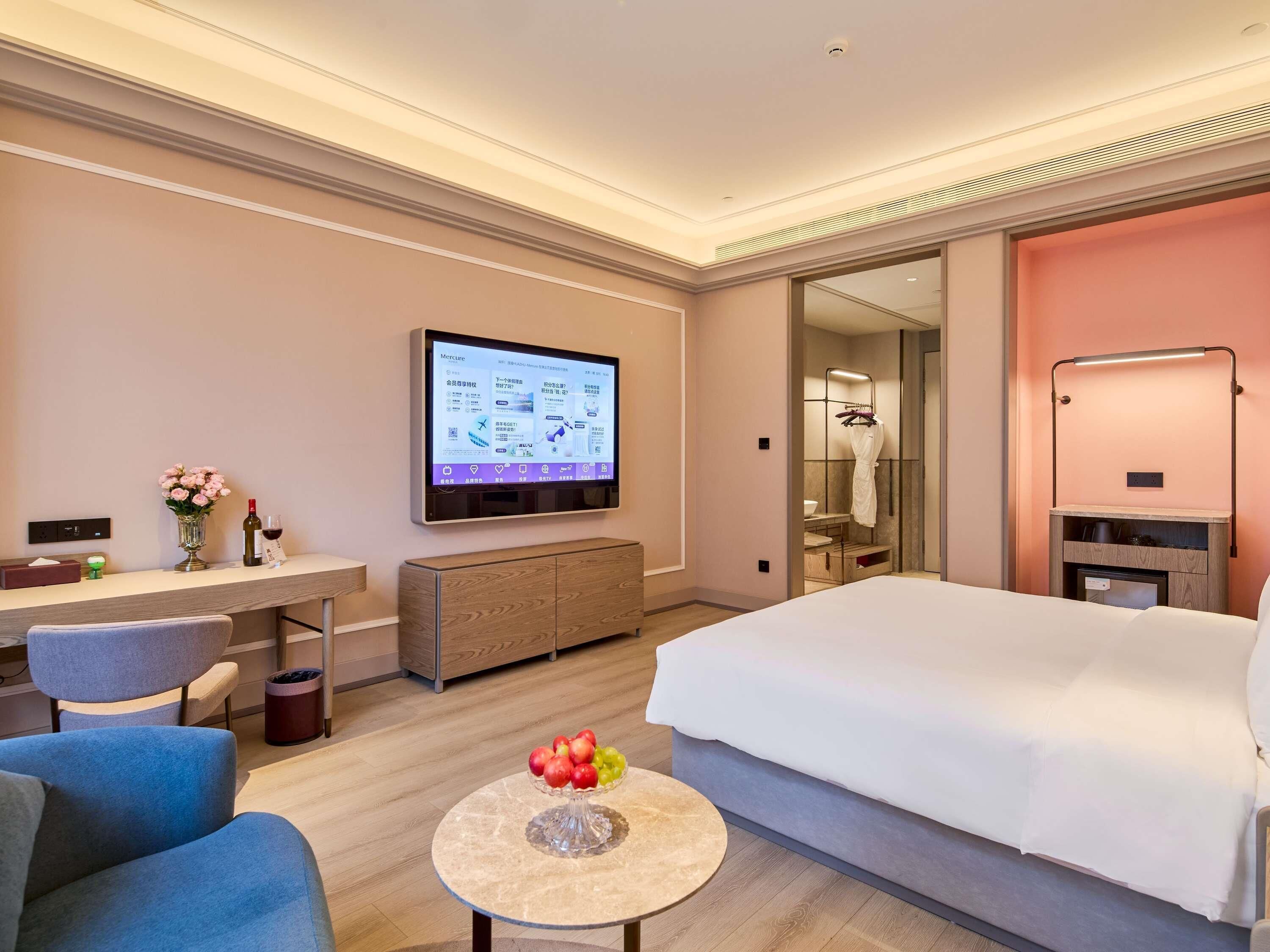 Deluxe Room, 1 King Bed