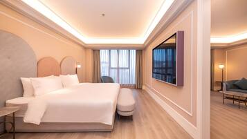 Deluxe Room, 1 King Bed