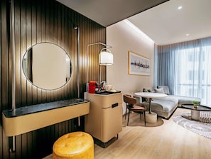 Suite, 1 letto matrimoniale con divano letto