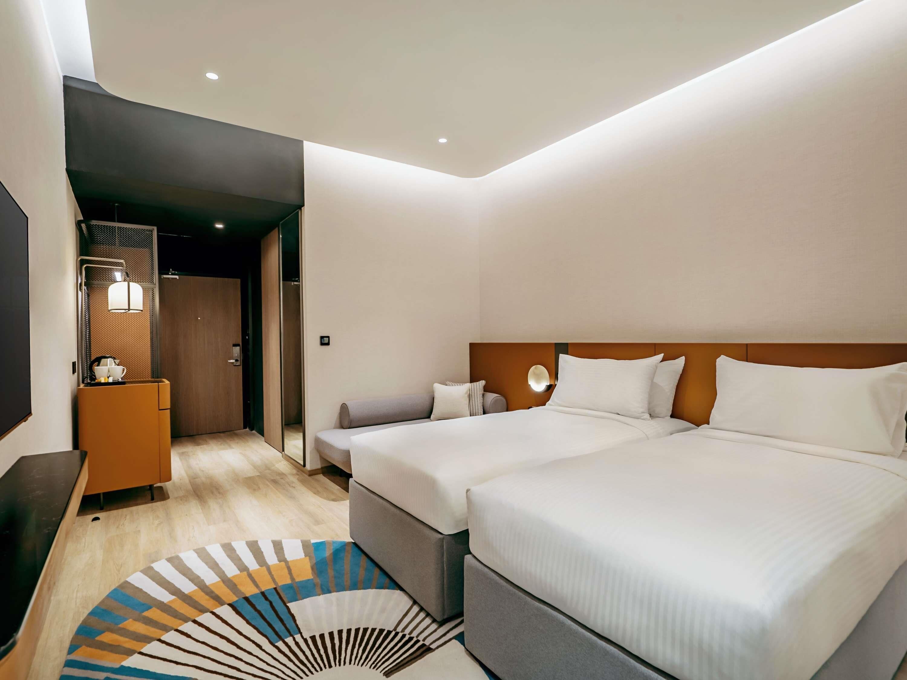 Standard Room, 2 Single Beds | Iron/ironing board