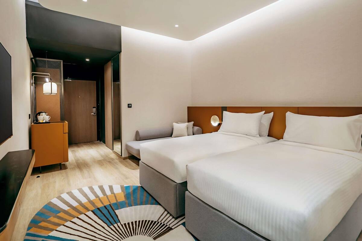 Standard Room, 2 Single Beds | Iron/ironing board