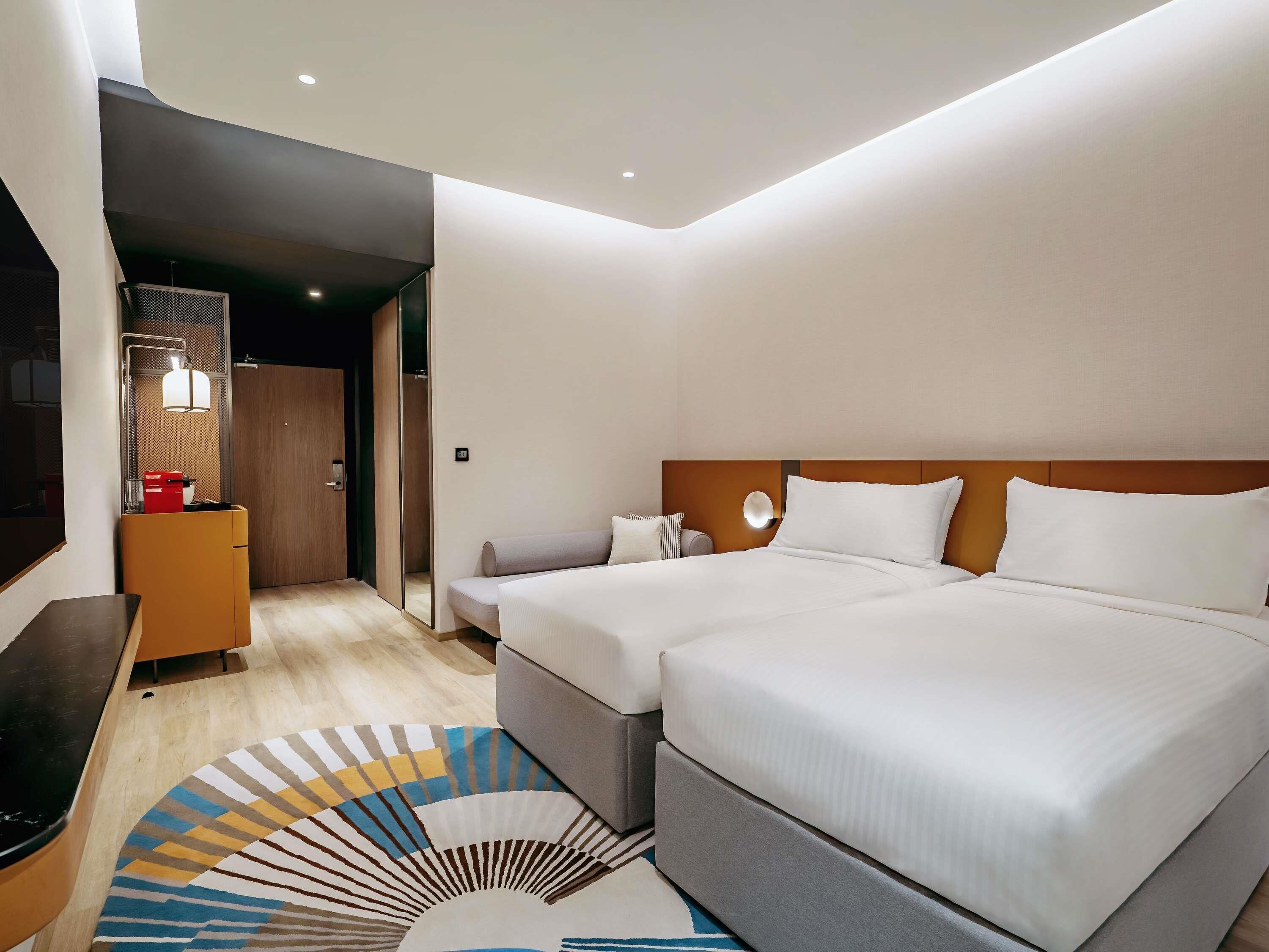 Executive Room, 2 Twin Beds | Iron/ironing board