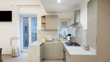 Réfrigérateur, four, plaque de cuisson, lave-vaisselle