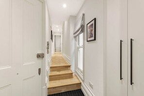 Interior - South Kensington | Terrace, 4m Ceilings, Full AC, Harrods & Hyde Park (Greater London)