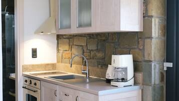 Apartment, 1 Bedroom, Patio, Beach View | Private kitchen