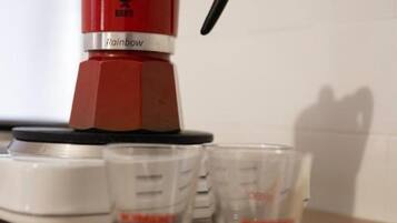 Kaffee und/oder Kaffeemaschine