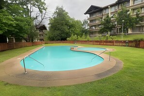 Apartment | Pool | Seasonal outdoor pool - Oceana Suites Meli Pucón (Pucon)