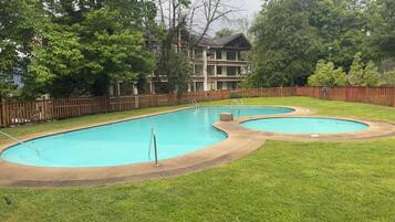 Außenpool (je nach Saison geöffnet)