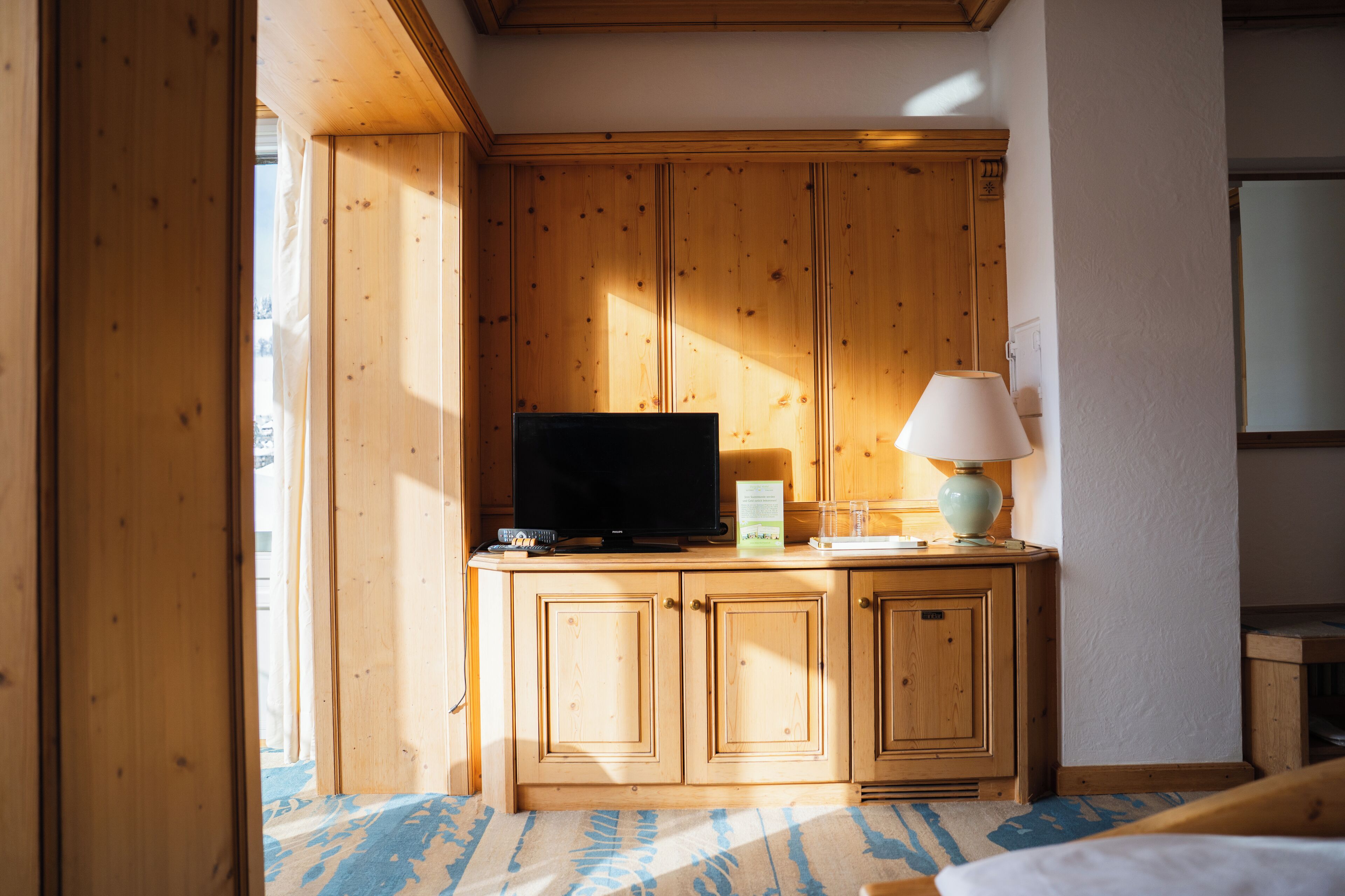 Caja de seguridad en la habitación, escritorio y wifi gratis 