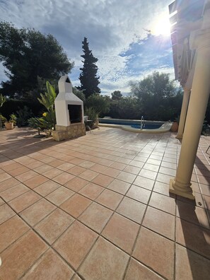 Pool - Nathalia House (Panorama)